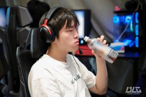 韩网热议Bin被处罚：伙计，如果没有粉丝 你什么都不是！