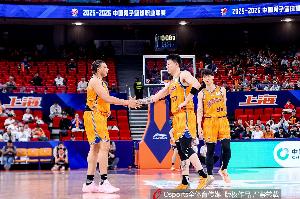 刘炜：恭喜上海久事大鲨鱼荣获CBA总冠军 时隔24年的荣誉来之不易