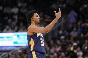 美记：少数竞争球队在追墨菲 鹈鹕要价首轮签+潜力球员+1位即战力