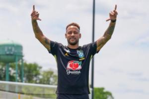 因伤连续缺席两场！巴西vs海地赛前，内马尔晒照并实时关注比赛