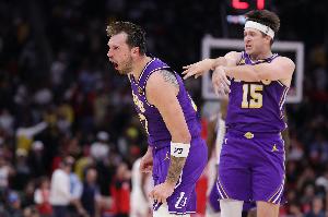 尼克·杨：换我会给里夫斯5年1.8-2亿美元 他和东契奇难赢总冠军