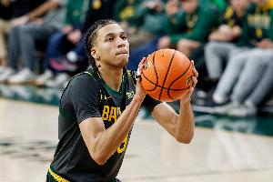 湖人新秀卡尔被选中后表情耐人寻味！上台时直言：我被交易了