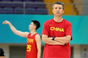解说：长期集训是非常落后的 队员容易以疲惫的状态进入比赛周期