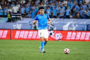直播吧：29岁深圳新鹏城中卫胡睿宝即将加盟云南玉昆